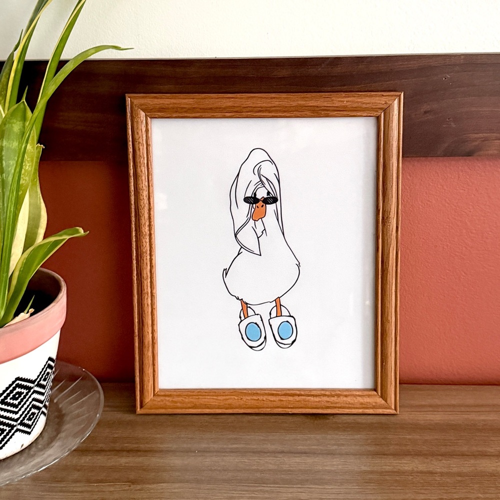 Cool Duck in Slippers & Bath Towel Canvas Art Print Bathroom
Frame Wall Art Bird